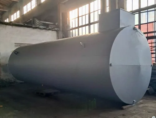Réservoir pétrolier dans un atelier de production